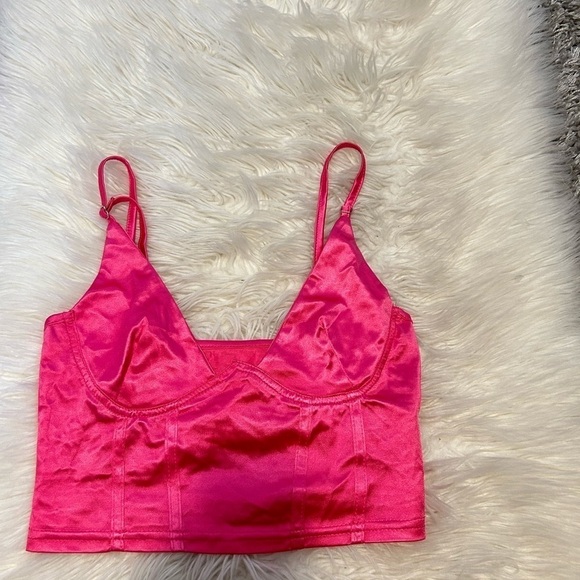 Hot pink top - Picture 1 of 1